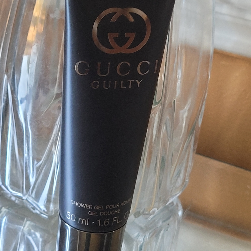 Gucci - Picture 2 of 6